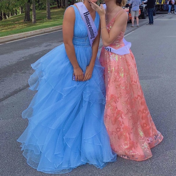 Gorgeous light blue Sherri hill - Picture 2 of 6